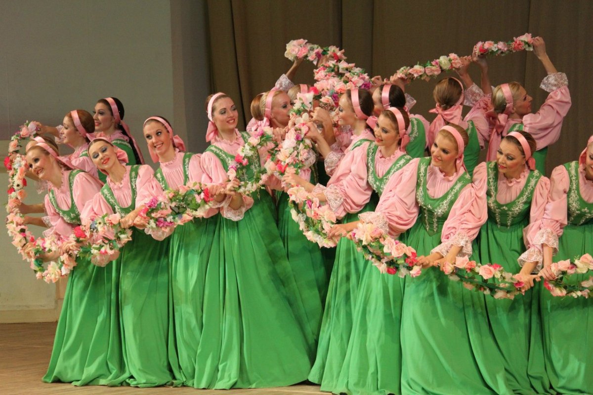 Завивание березы на Троицу