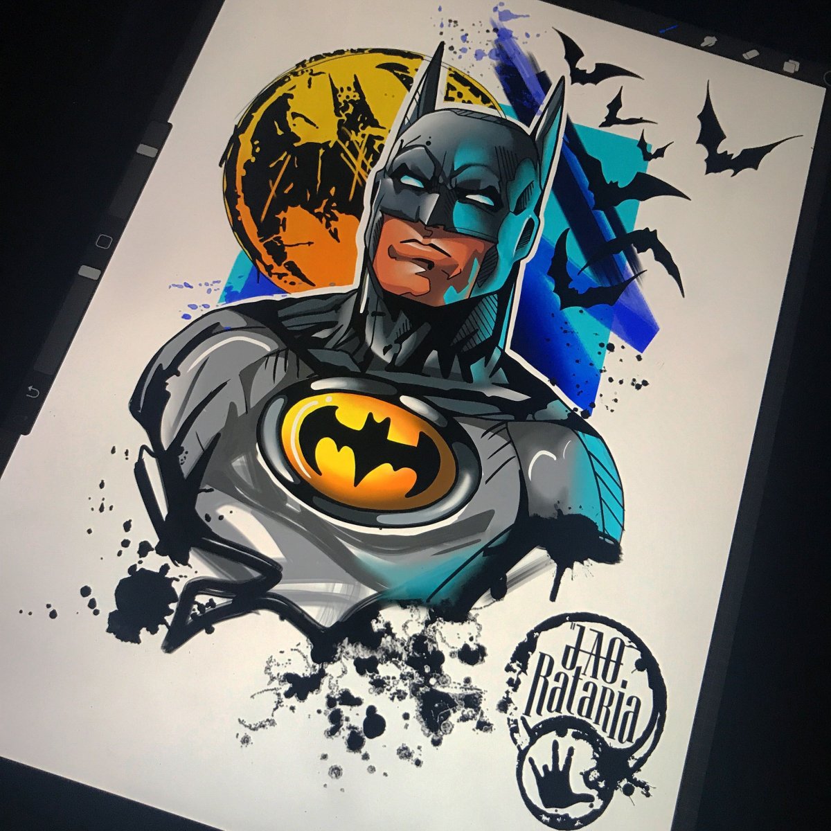 Тату Марвел с Бэтменом