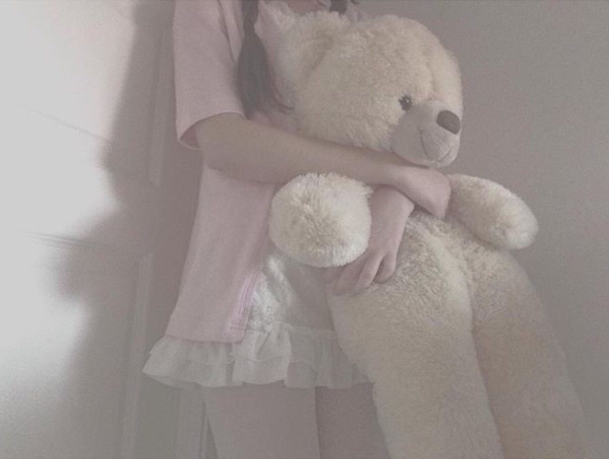 Эстетика девушка с мишкой