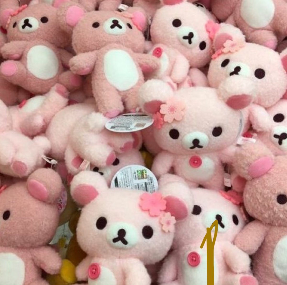 Плюшевый мишка в руках