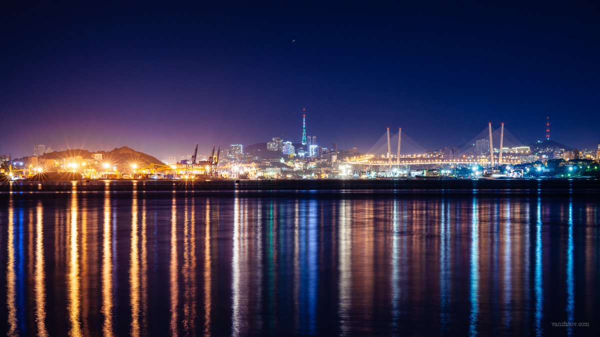 Ночной порт Владивосток