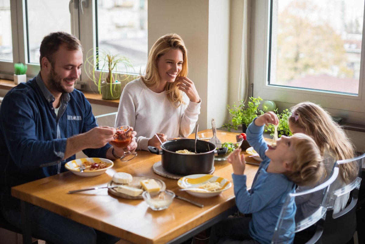 Нарядный малыш за столом