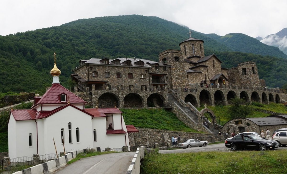 Осетинская республика алания. Северная Осетия Алания. Фиагдон Республика Северная Осетия Алания. Фиагдонский монастырь Северная Осетия. Северная Осети я Алантия.