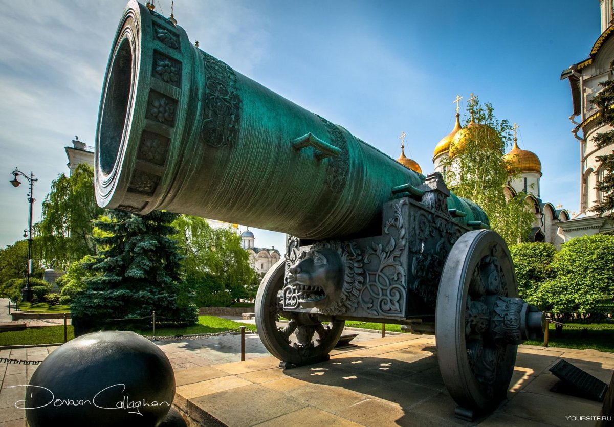 Царь пушка в Москве