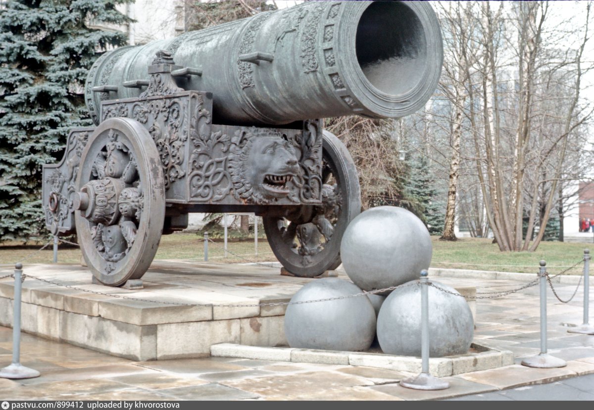 Царь пушка лафет