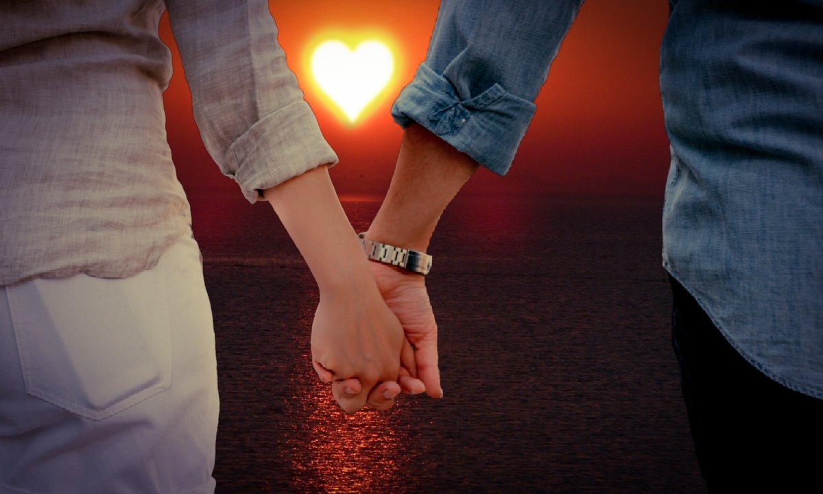 Вместе по жизни рука об руку