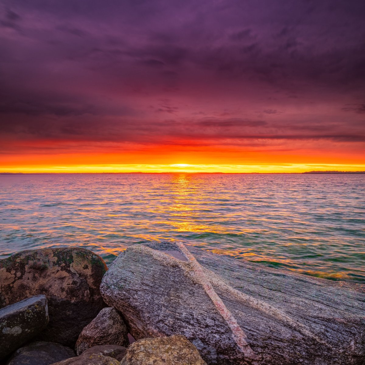 Рассвет на море