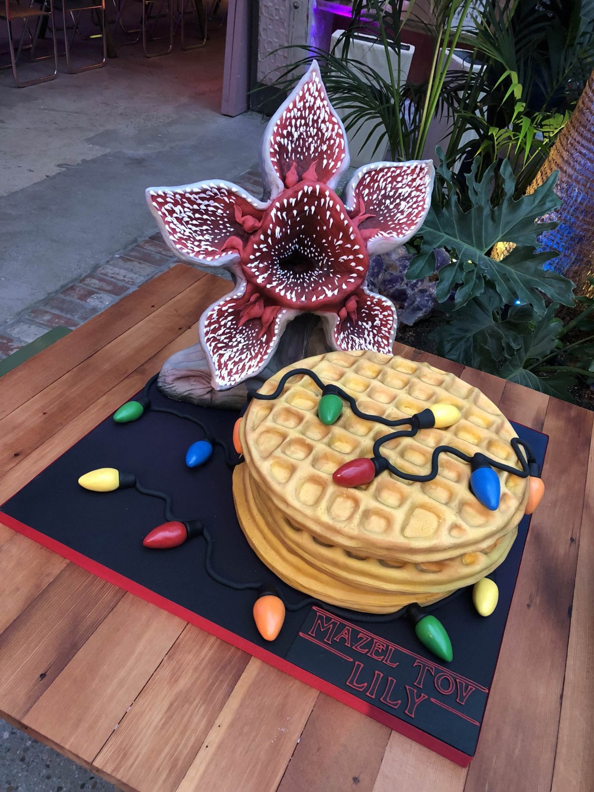 Торт очень странные дела