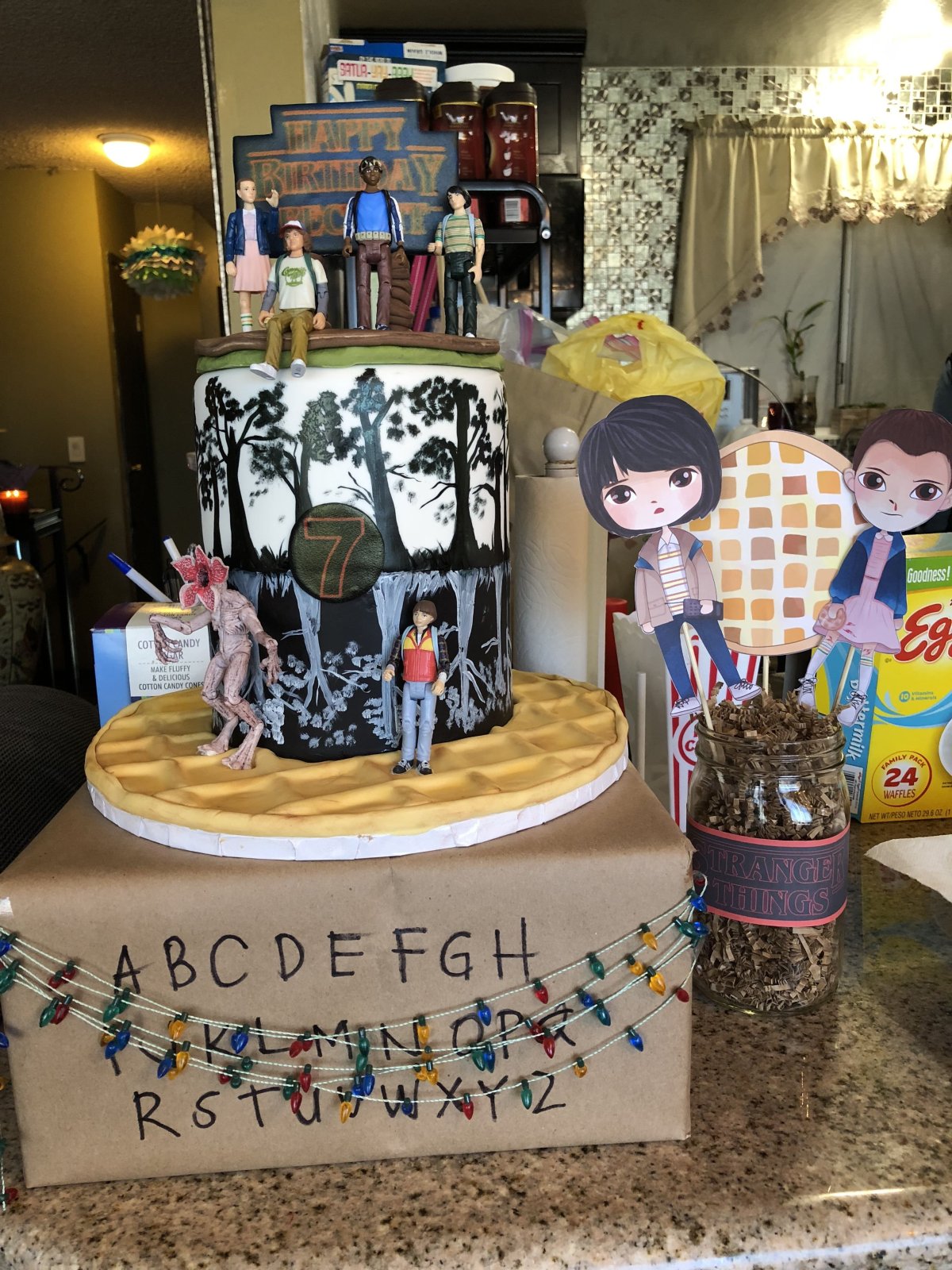 Торт в стиле очень странных дел