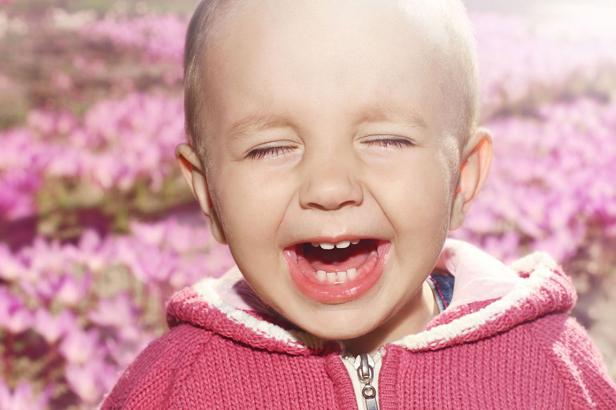 Дети смеются