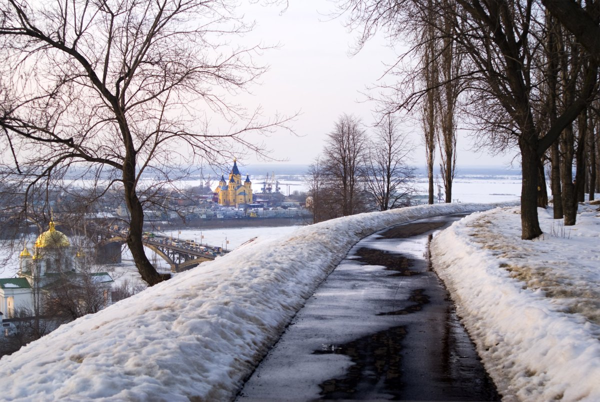 Март в городе