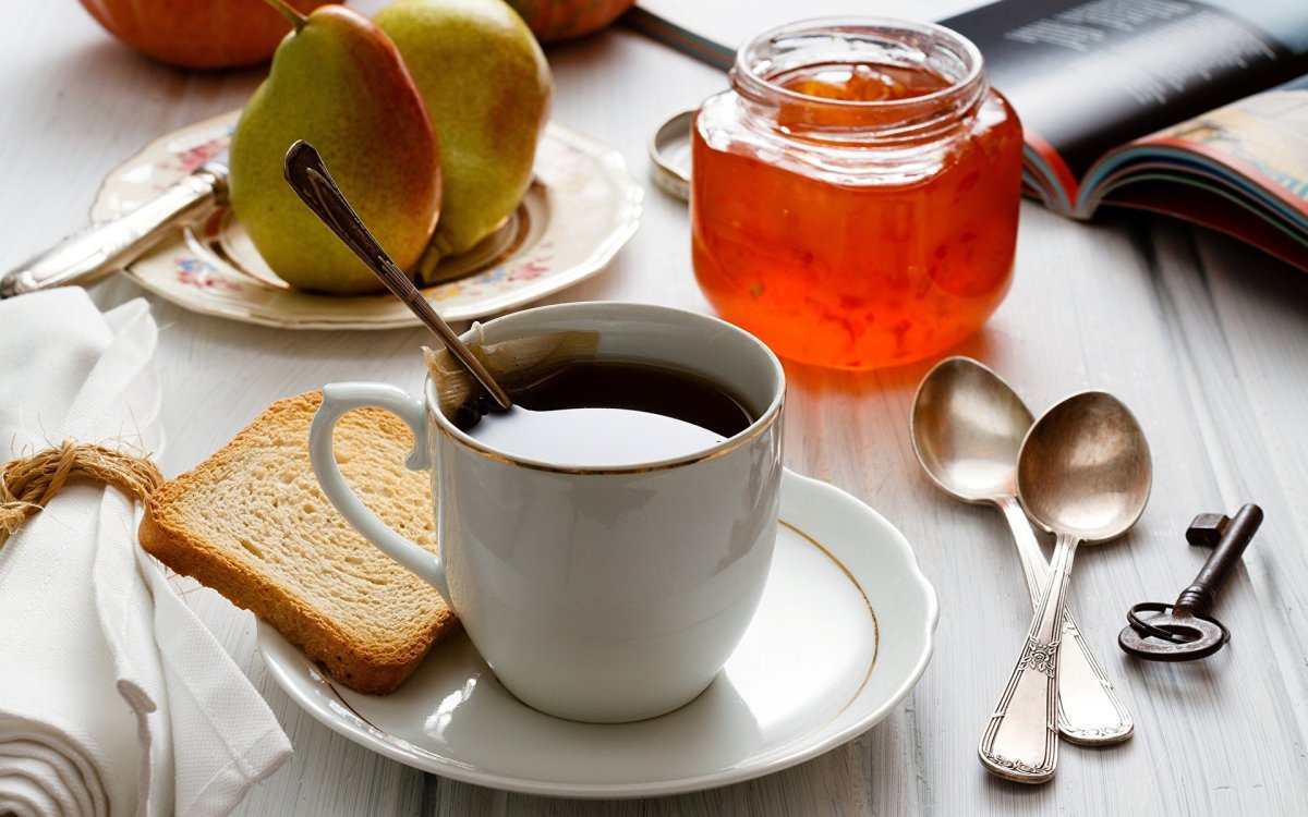 Чаепитие с вареньем