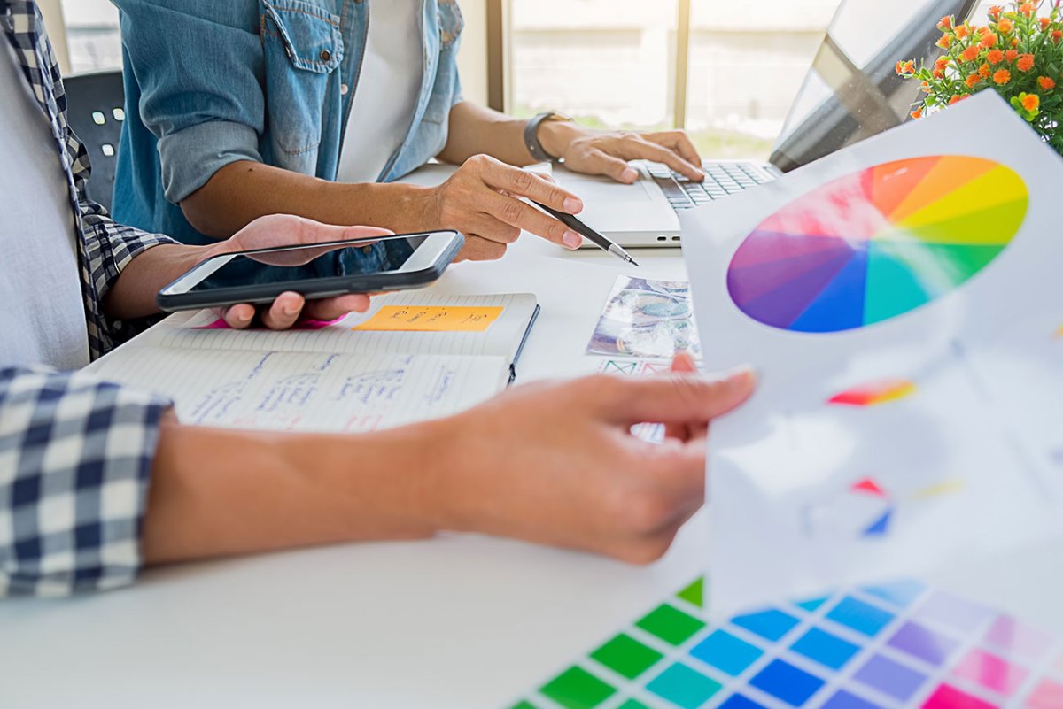 Дизайнерские рекламные услуги