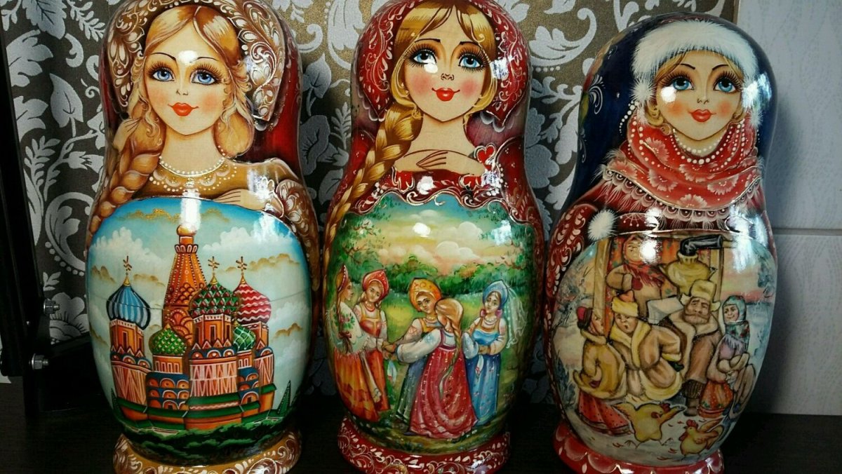 Петриковская роспись Матрешка