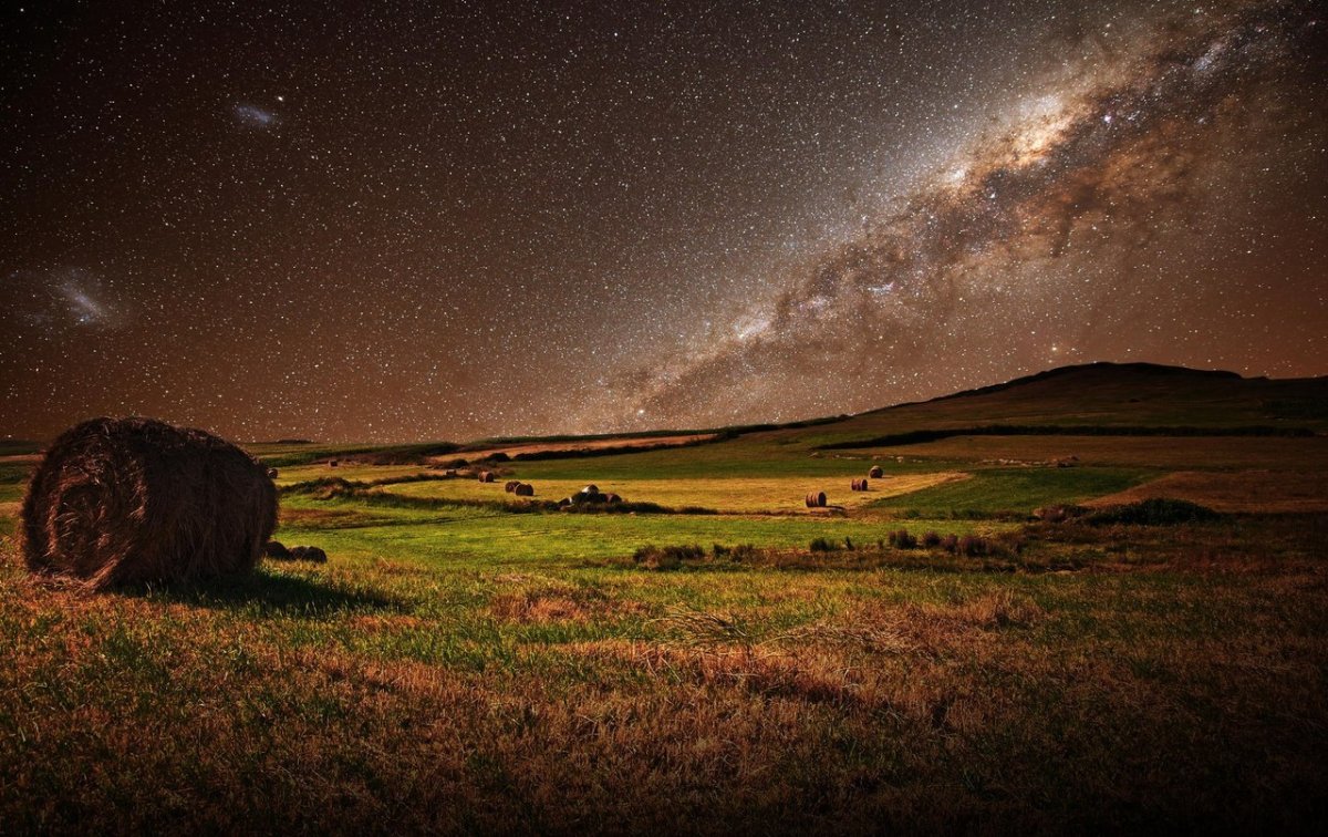 Звездное небо в поле