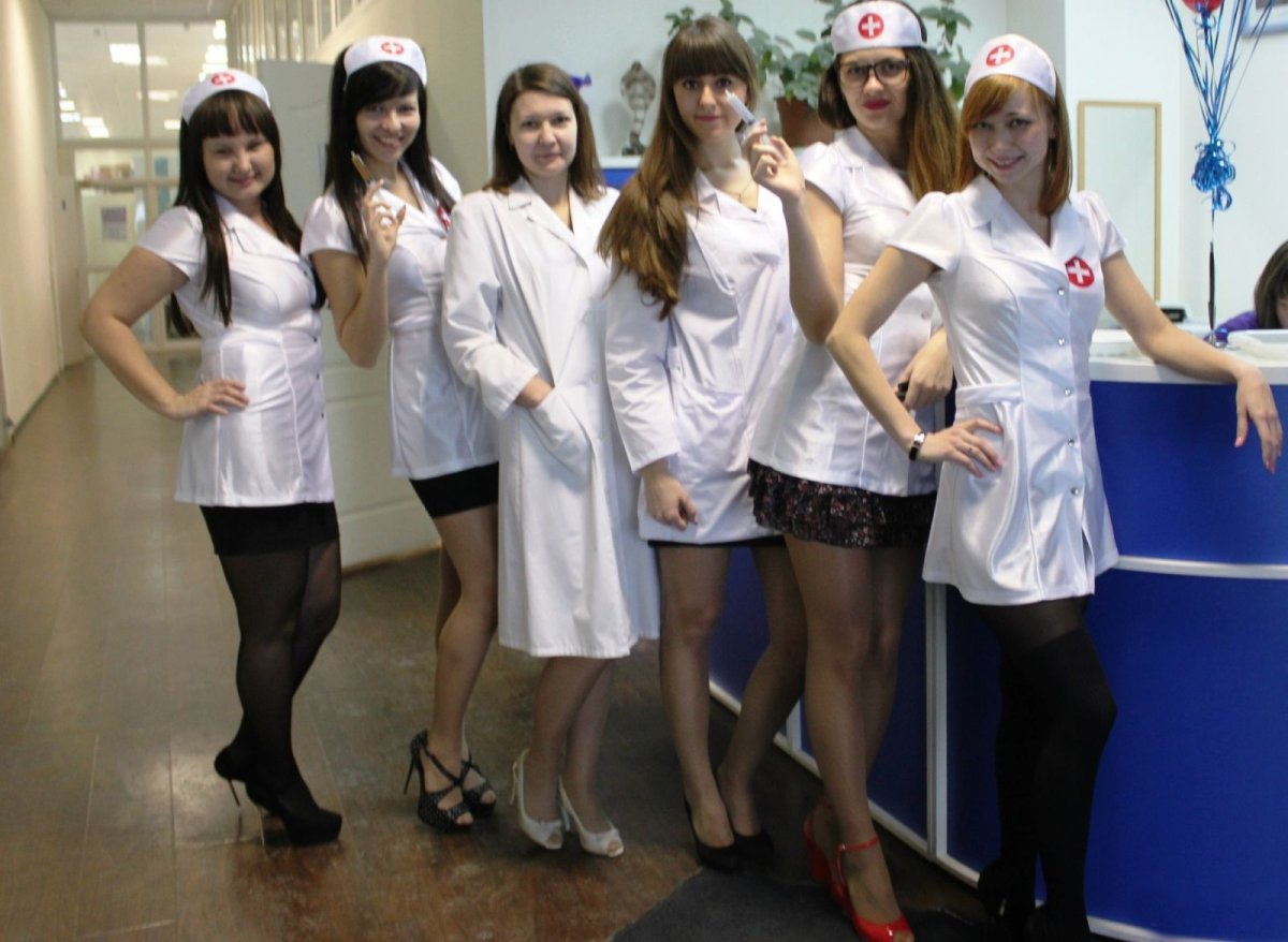 Молодая медсестра