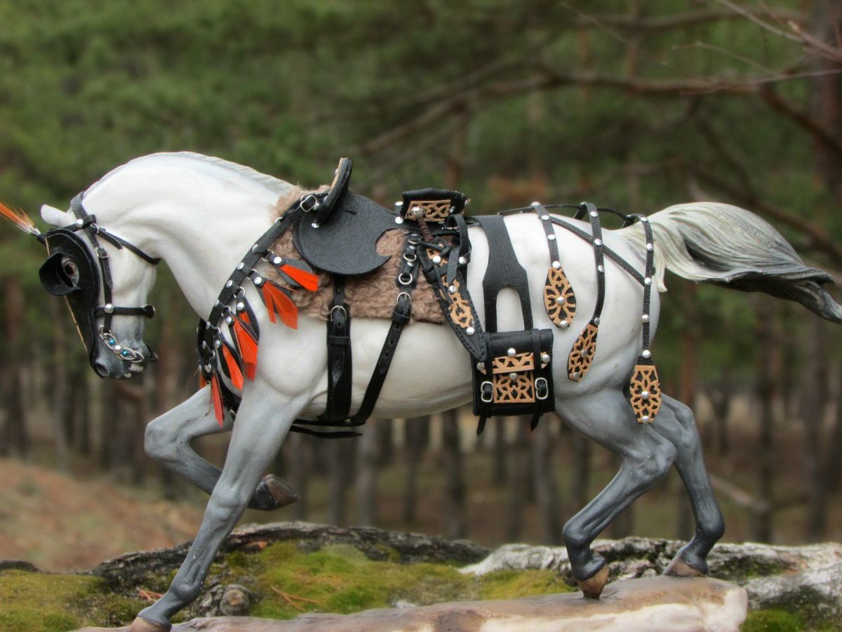 Средневековый воин на коне