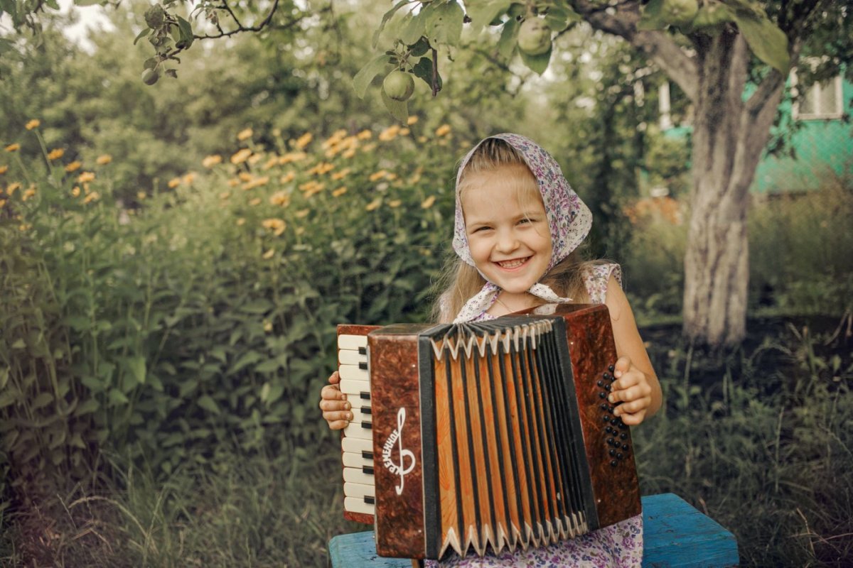 Мальчик с баяном