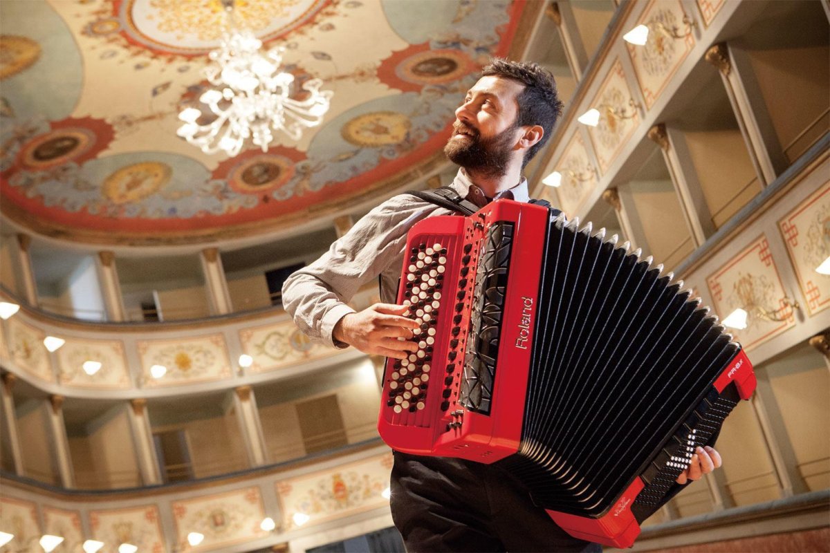 Цифровой аккордеон Roland fr-8xb