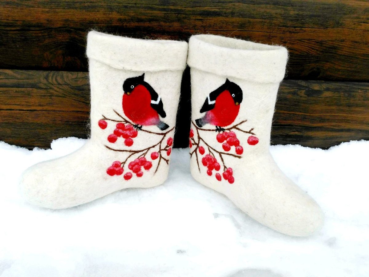 Валенки женские со снегирями