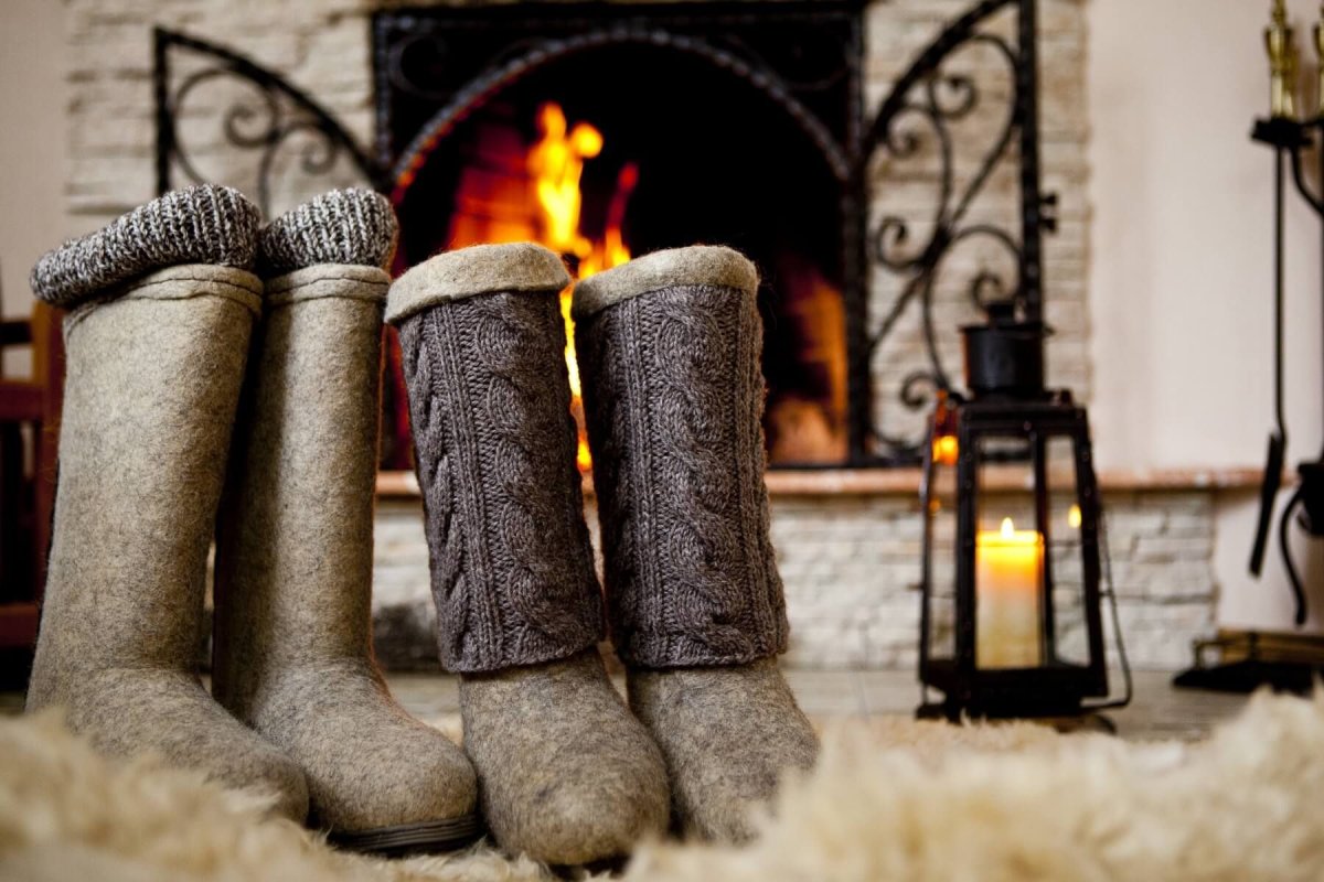 Валенки на снегу