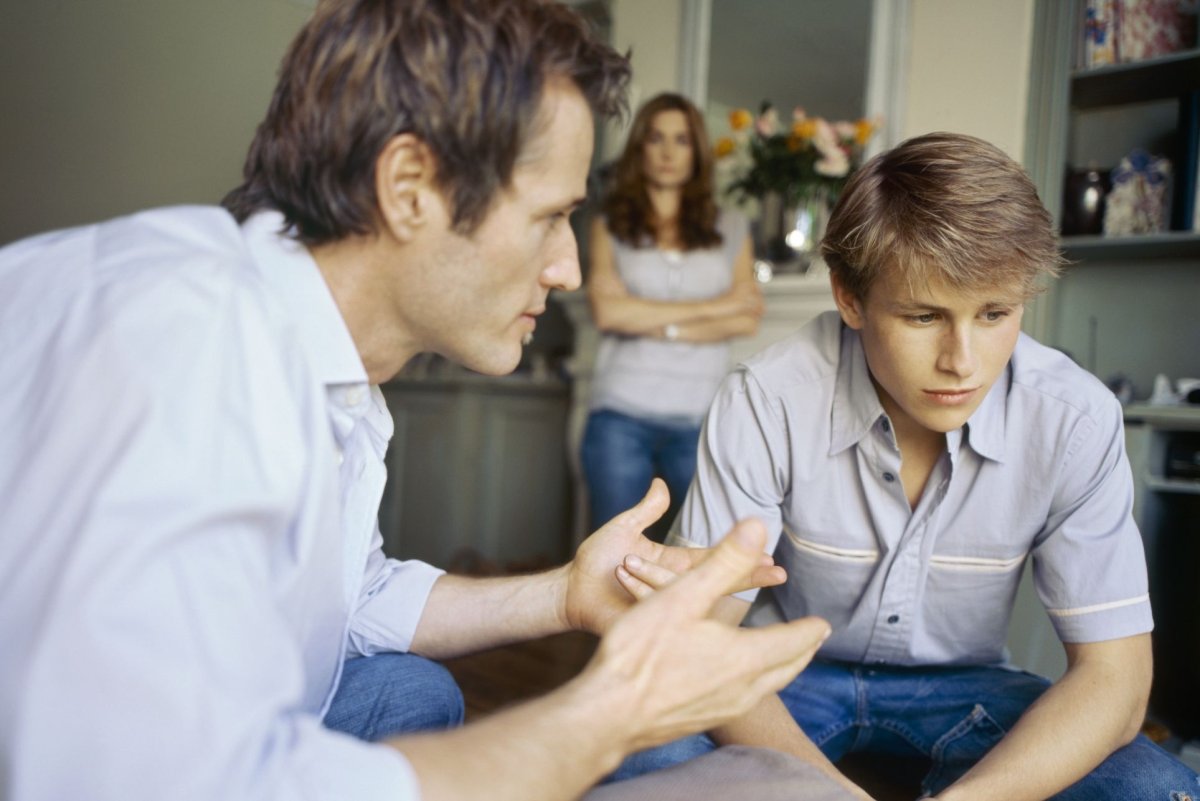 Веселые и счастливые подростки