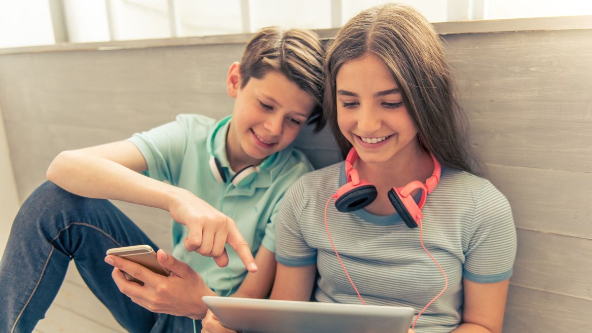 Первое свидание подростков