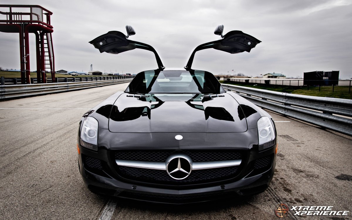 Mercedes Benz SLS AMG Wallpapers