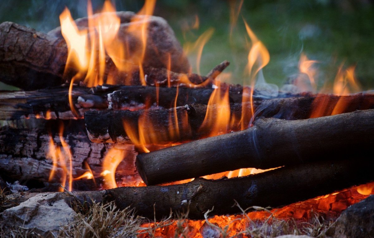 Костер на природе