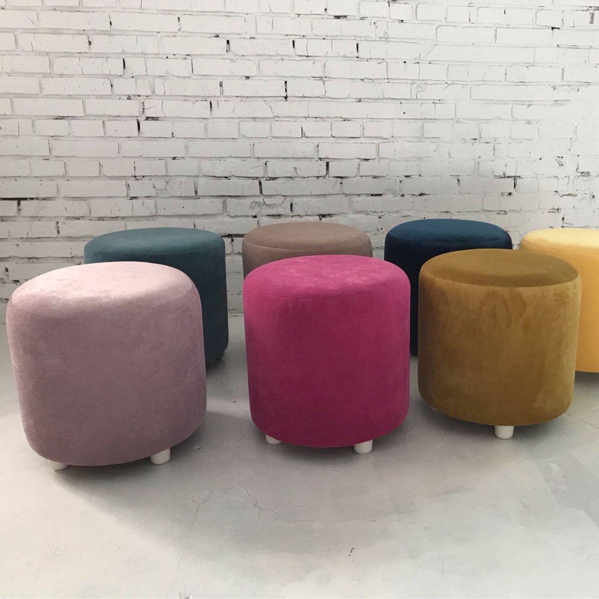 Пуф розовый Meroni Francesco