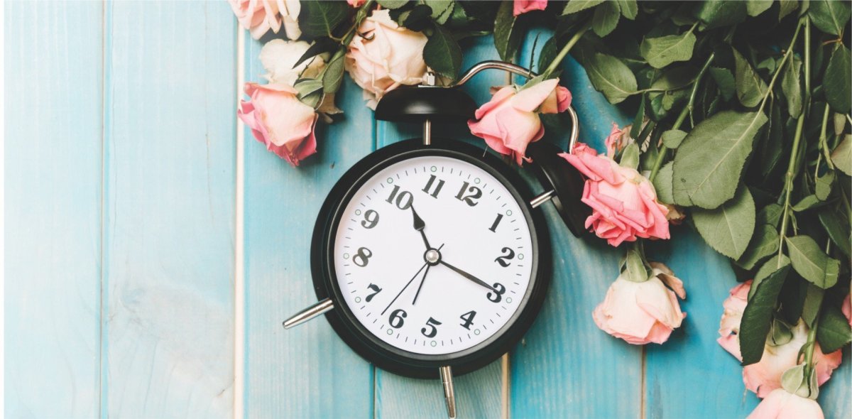 Будильник звенит