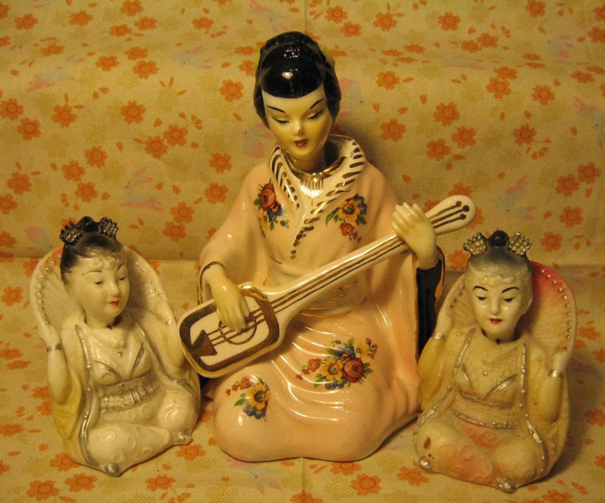 Будда Майтрея фарфоровая статуэтка