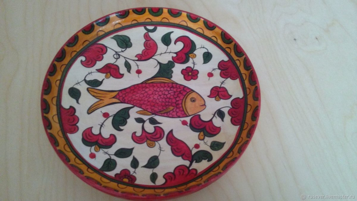 Борецкая роспись на разделочной доске