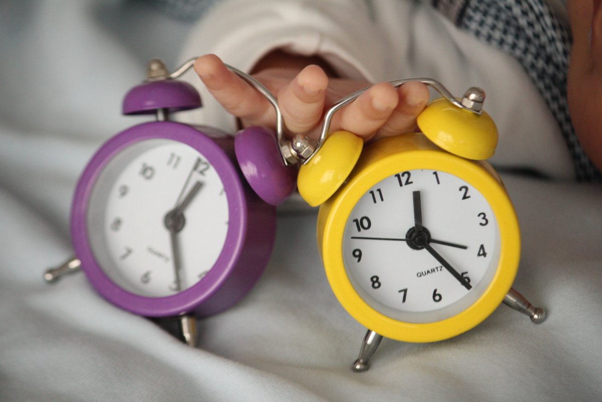 Часы будильник