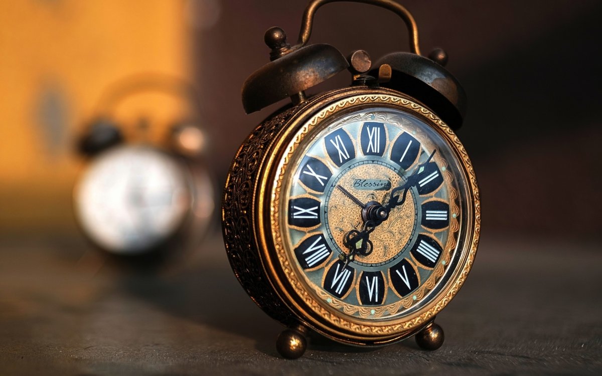 Первый будильник Леви Хатчинс