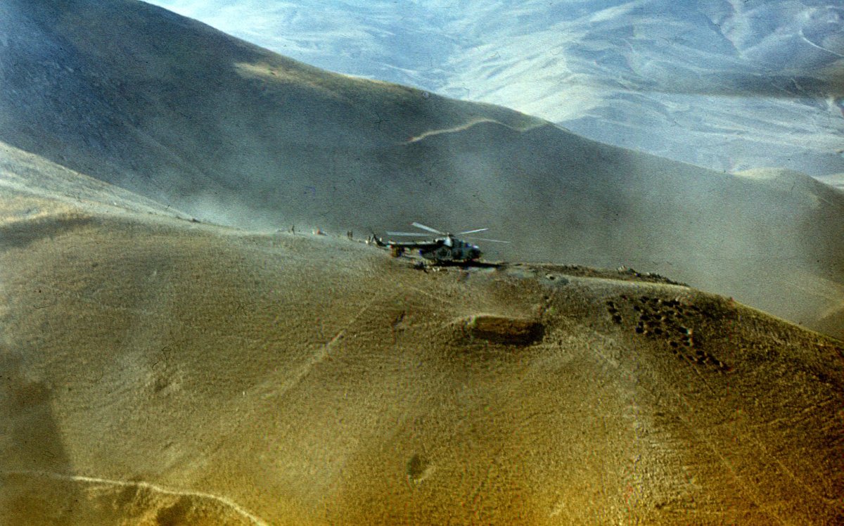 Ми 8 в горах Афганистана