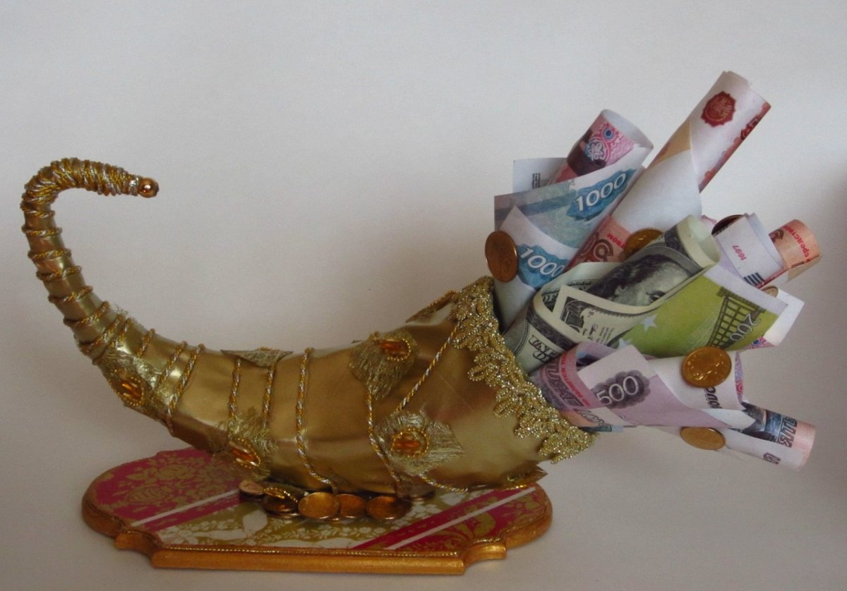 Чаша изобилия пирамидой сельскохозяйственной