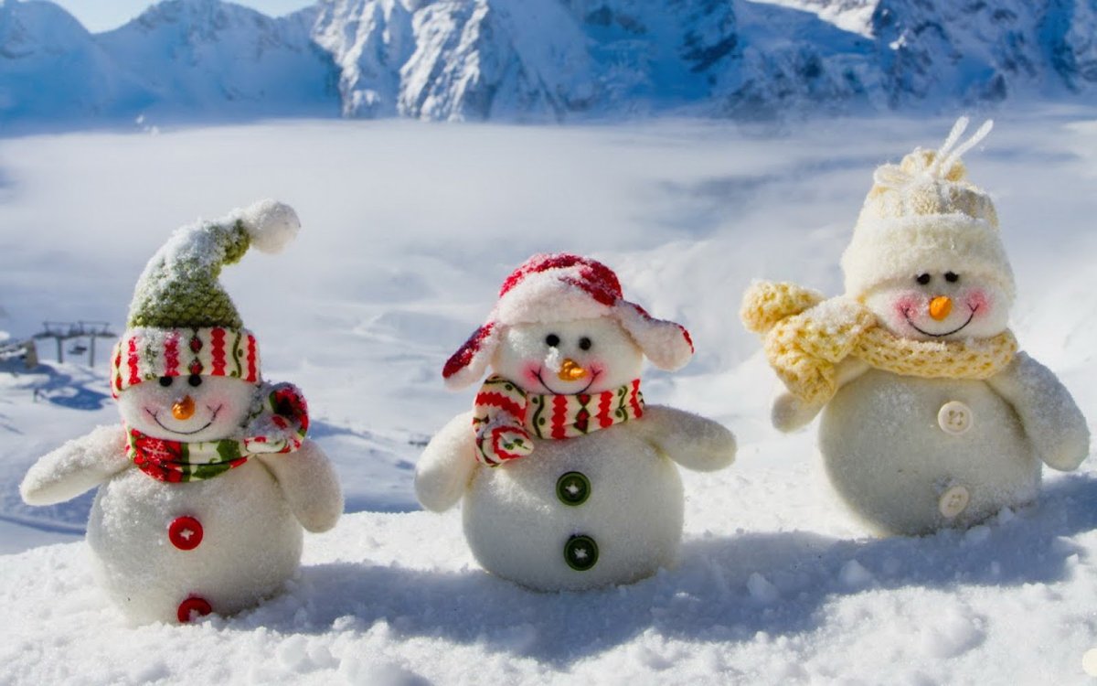 Три снеговика
