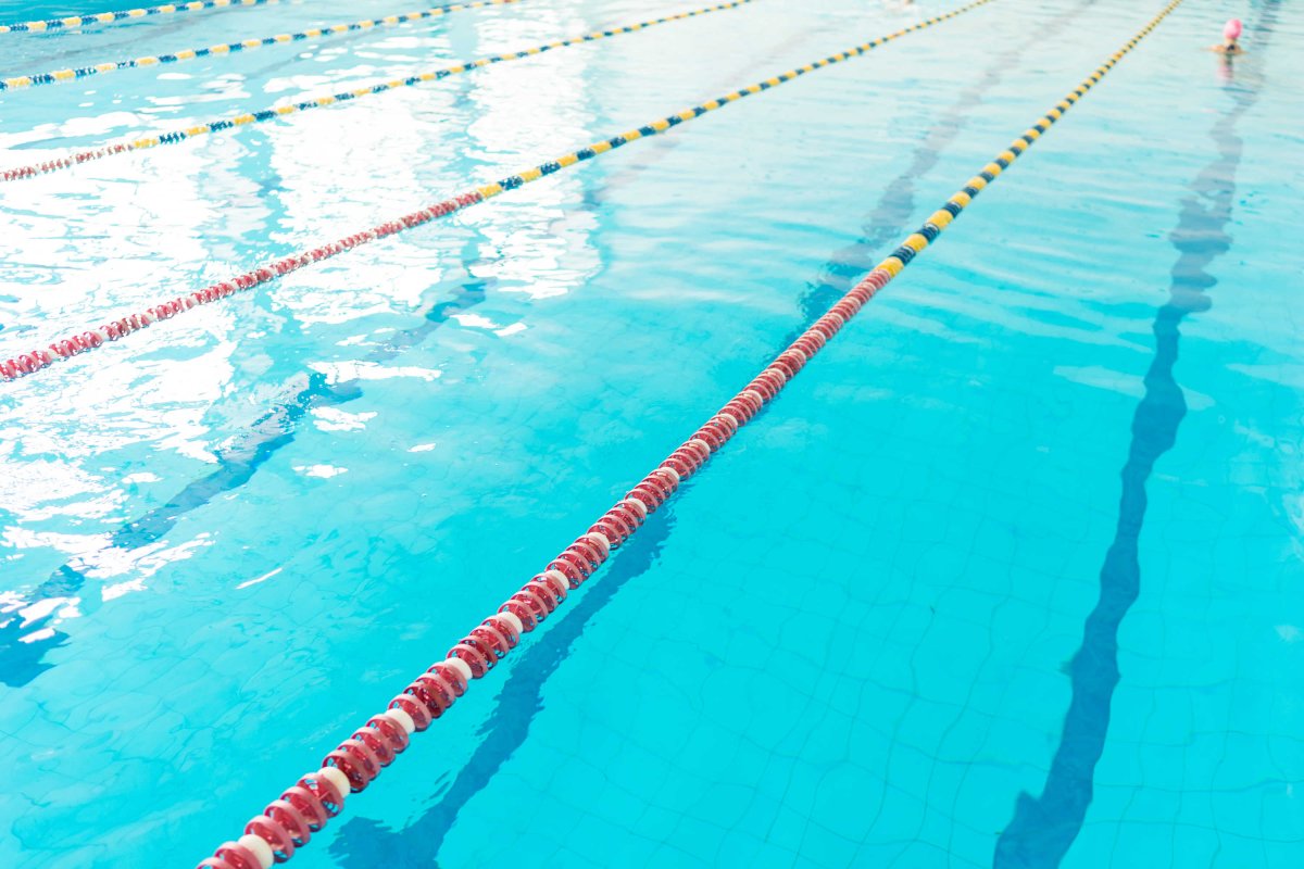 Вода в бассейне