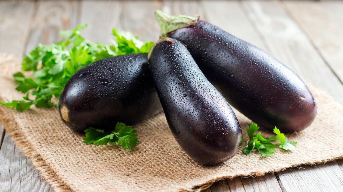 Красивый баклажан