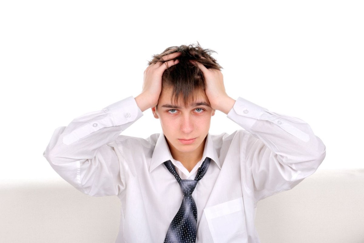 Подросток думает