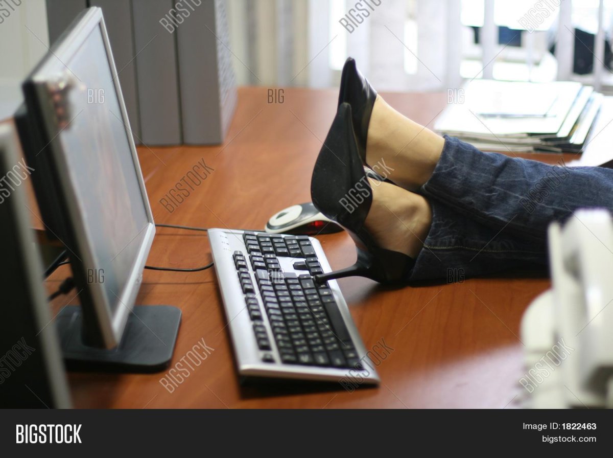 Поднять ворота Мем