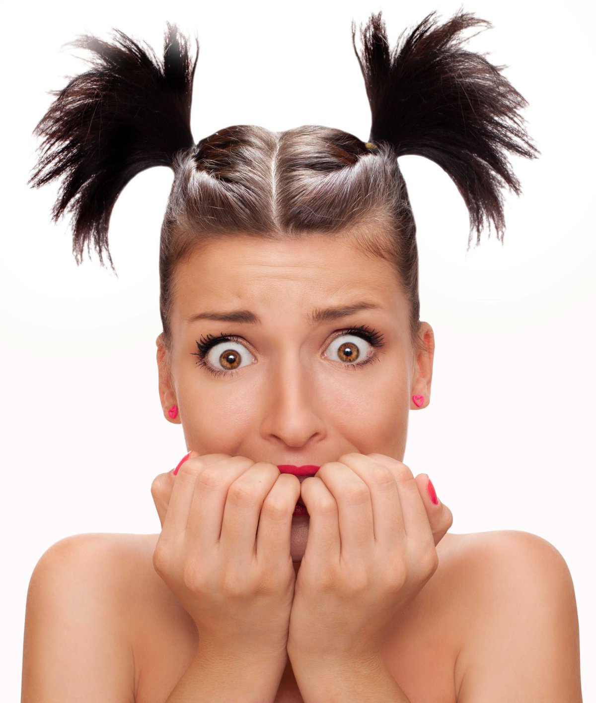 Удивленная девушка с телефоном