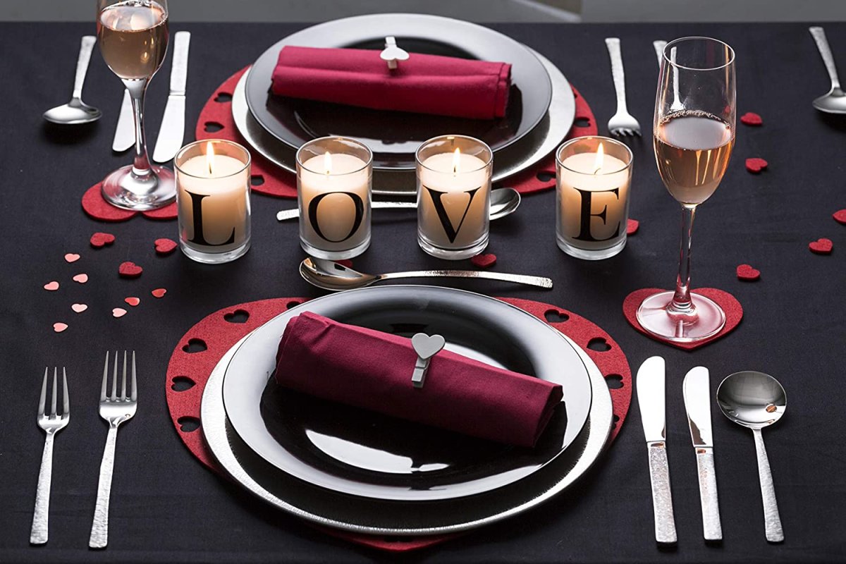 Сервировка стола к ужину