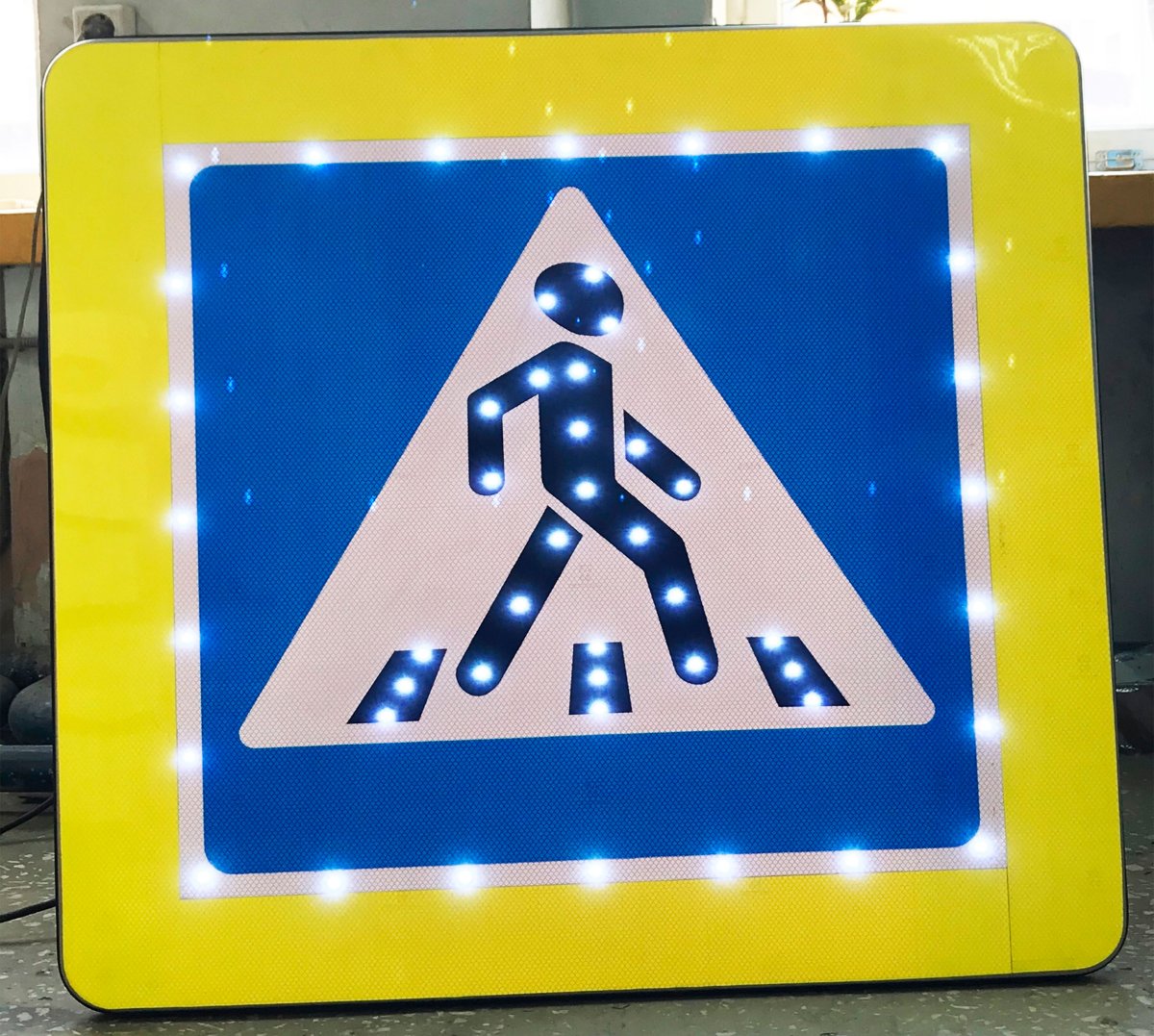 Знак пешеходный переход