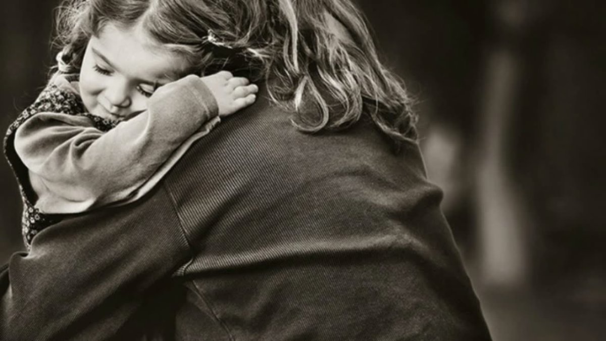 Мемы про объятия