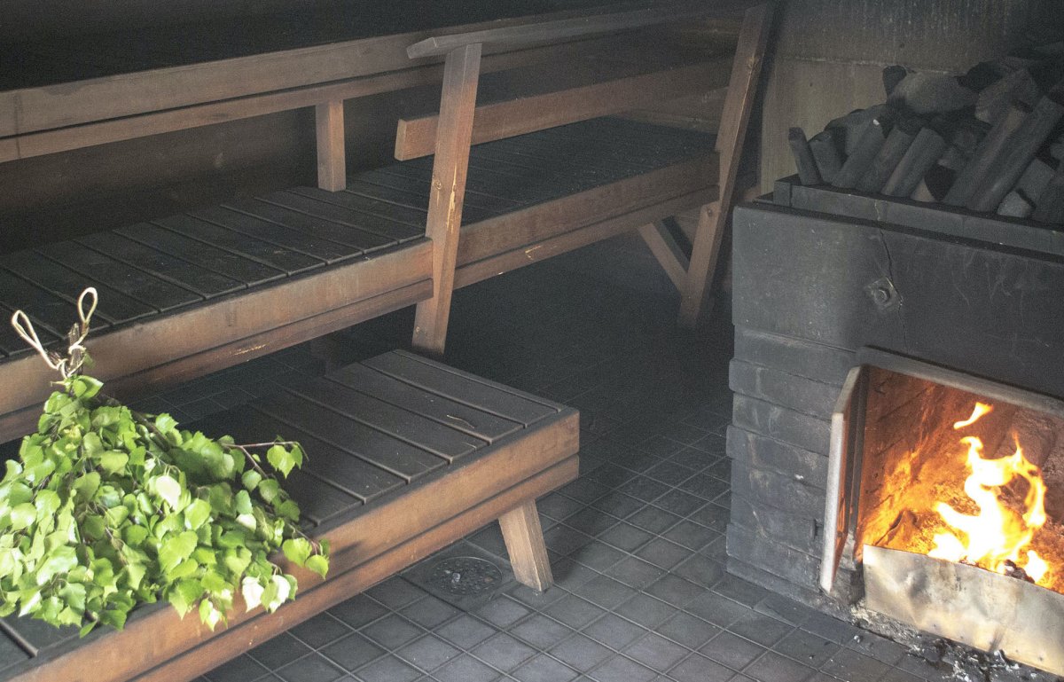 Баня топится по черному