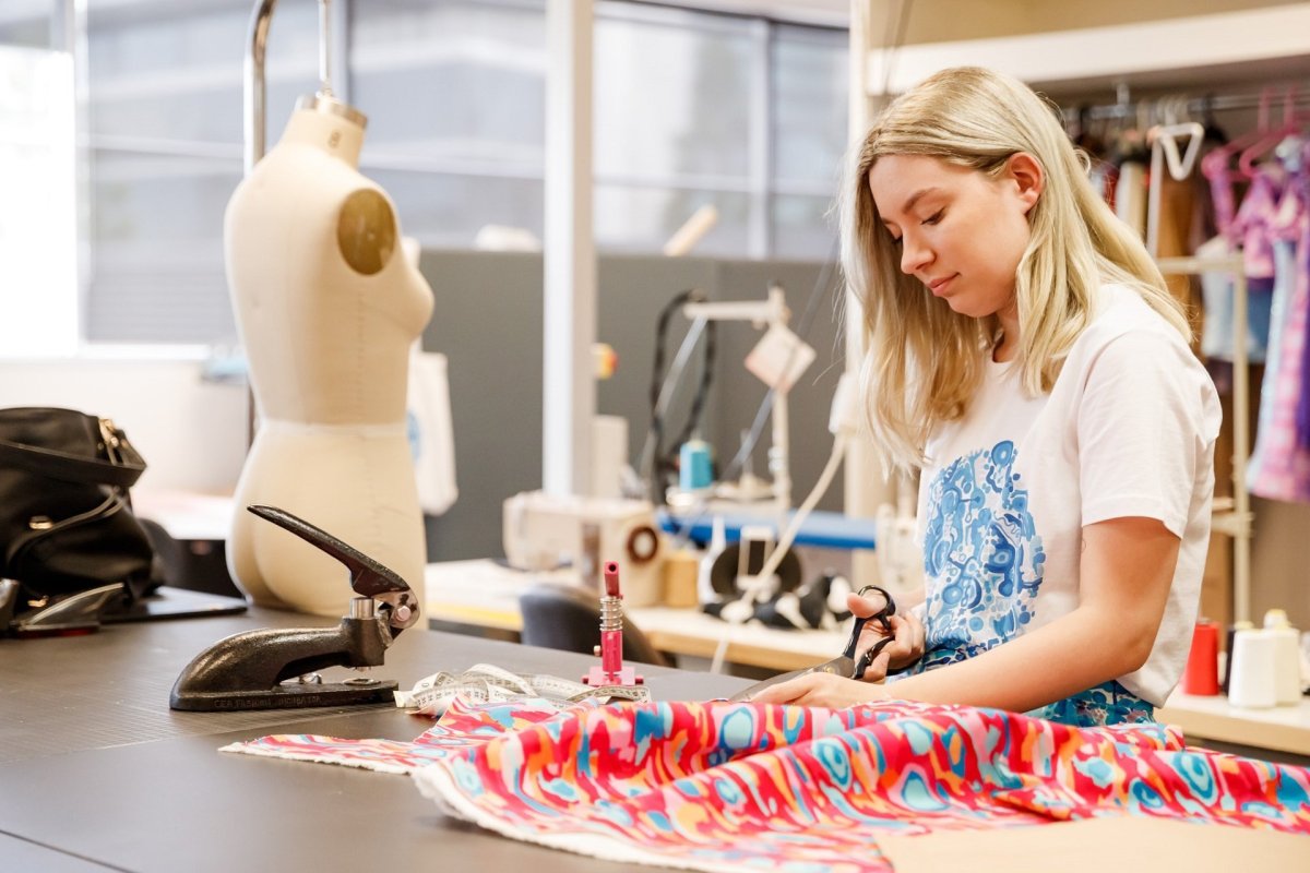 Дизайнер одежды и аксессуаров