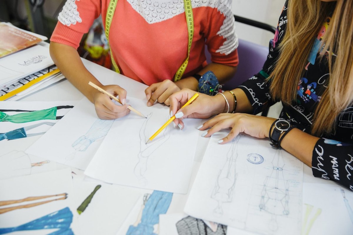 Дизайнер одежды