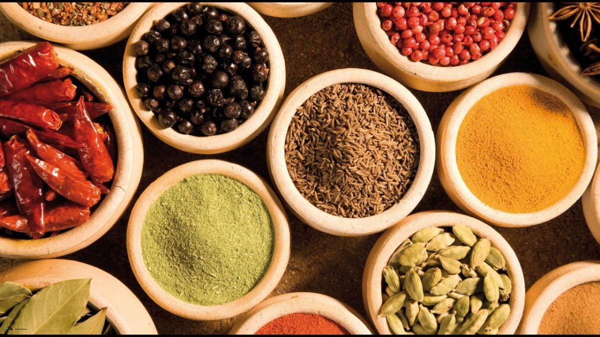 Сушеные специи и травы